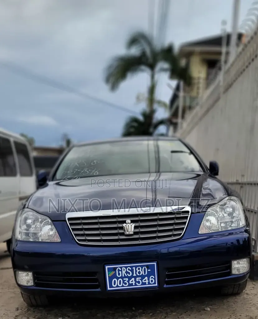 Toyota Crown Royale 2005 Blue
