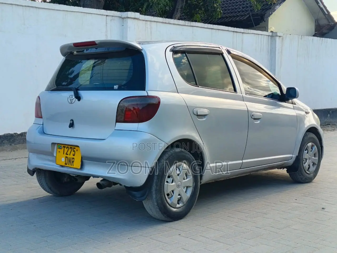 Toyota Vitz 2002 Silver