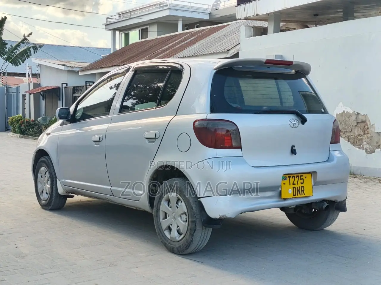Toyota Vitz 2002 Silver