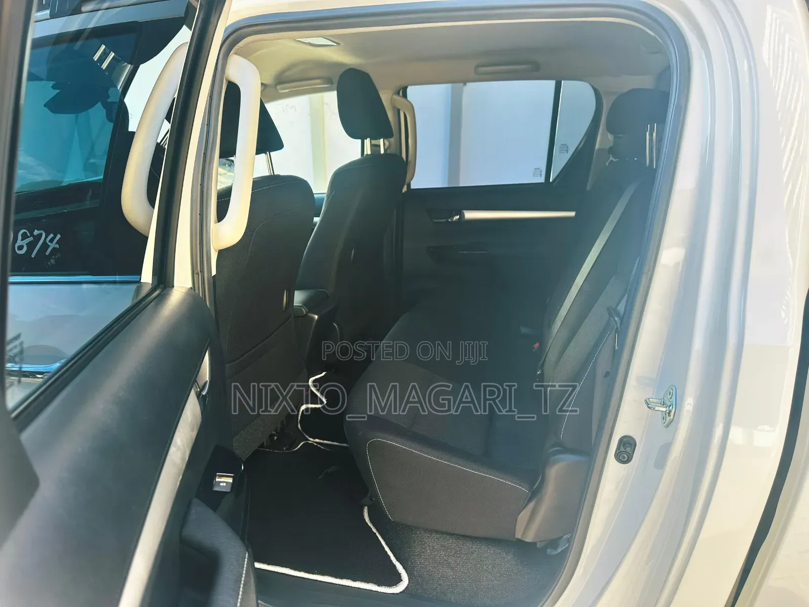 Toyota Hilux 2021 White