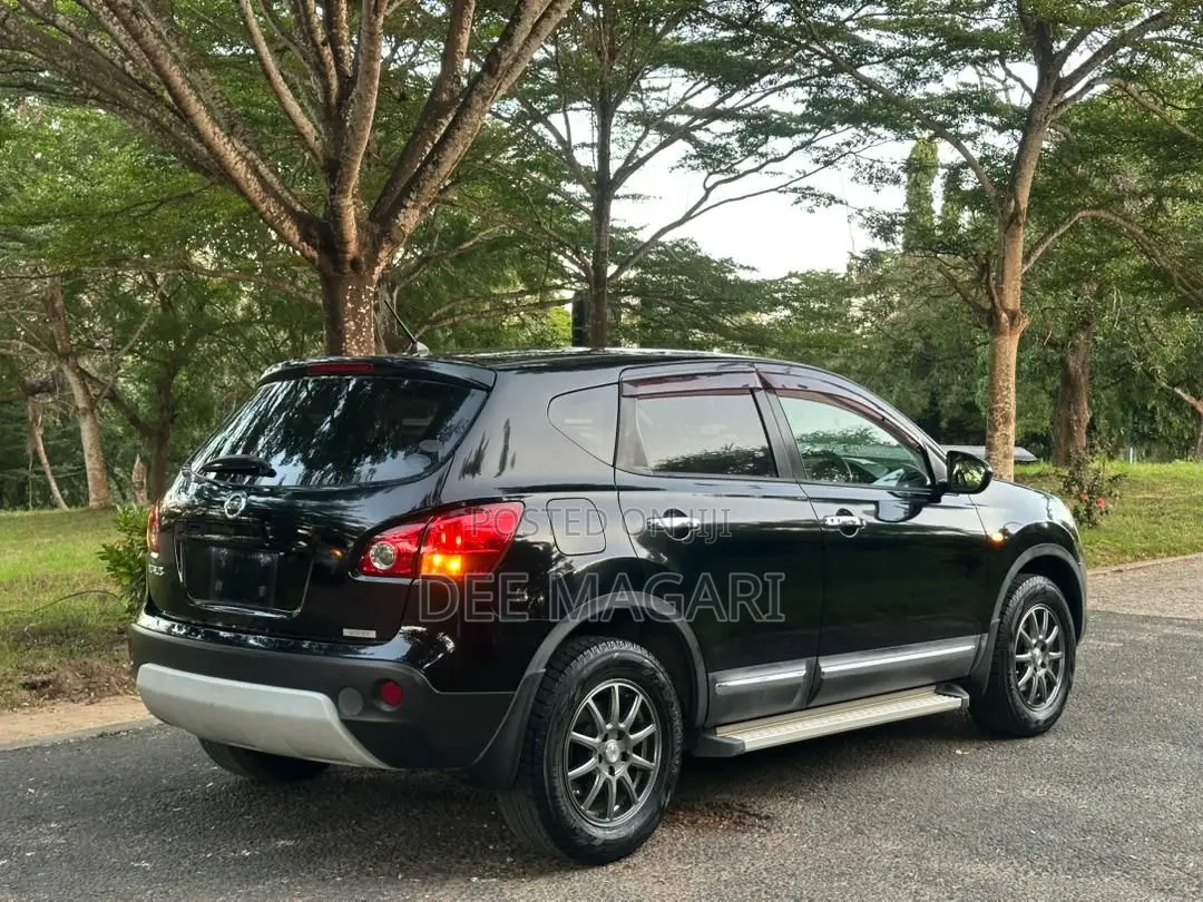 Nissan Dualis 2012 Black