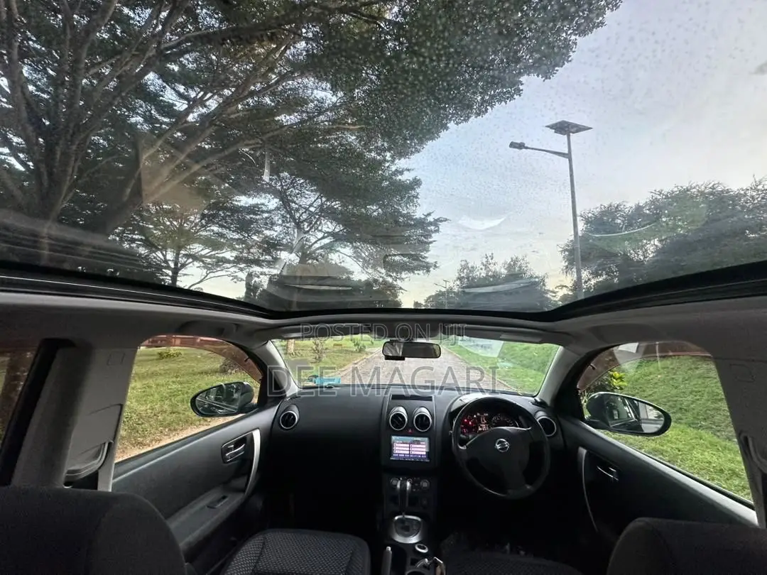 Nissan Dualis 2012 Black