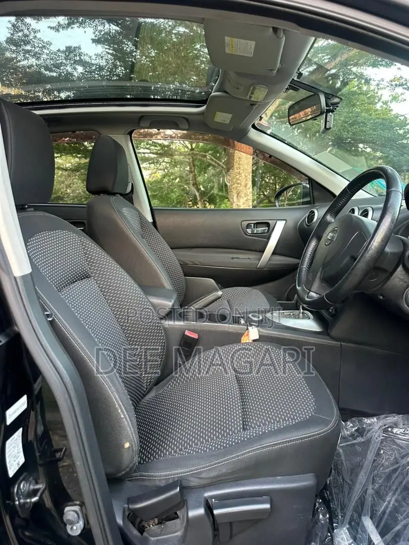 Nissan Dualis 2012 Black