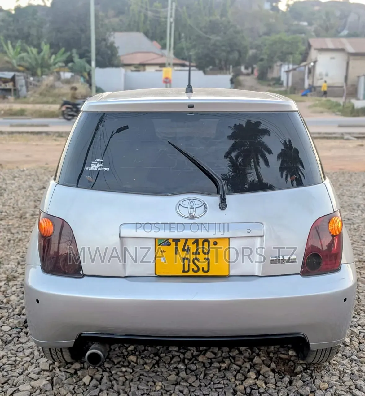Toyota IST 2004 Silver