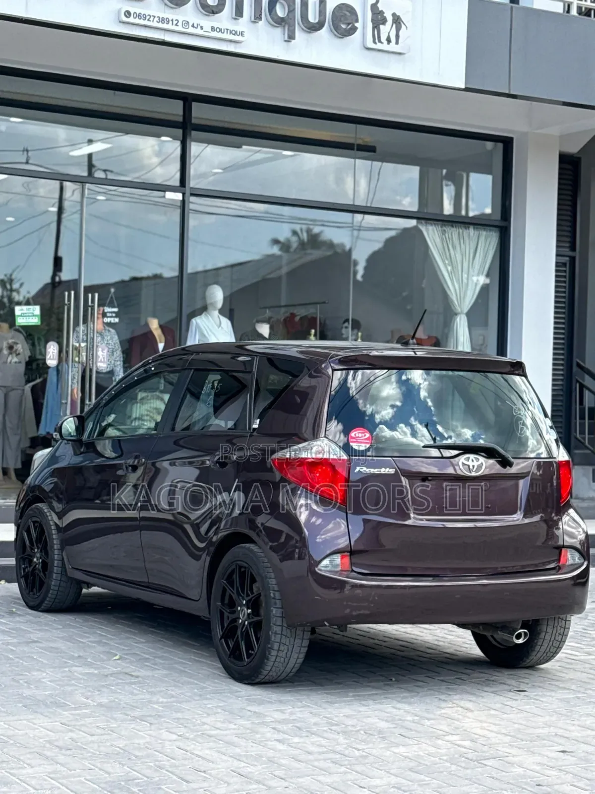 Toyota Ractis 2012 Purple