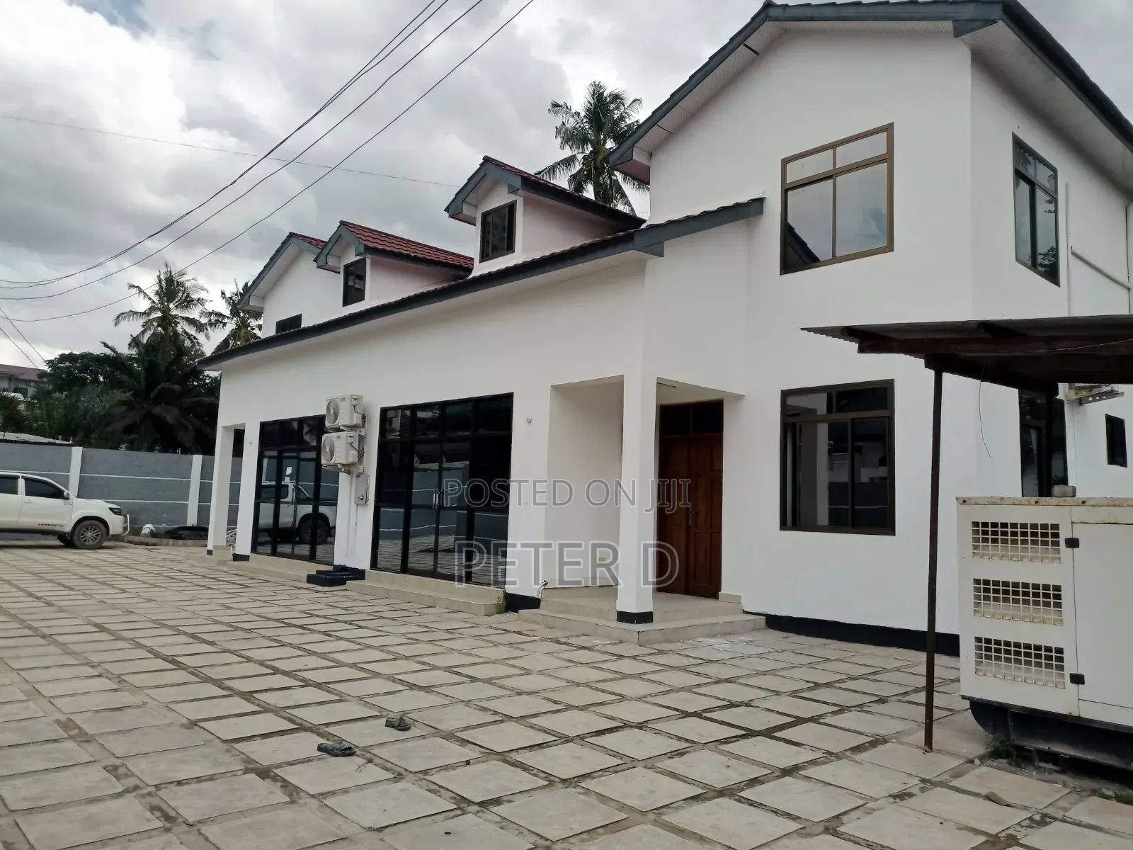 10bdrm House in Mikocheni for rent