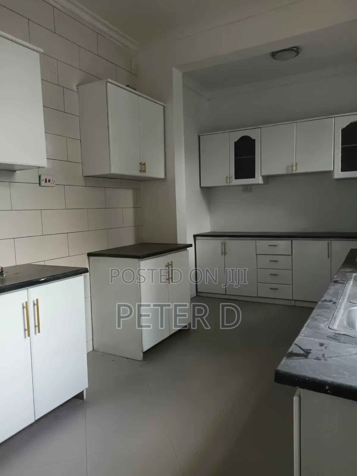 10bdrm House in Mikocheni for rent