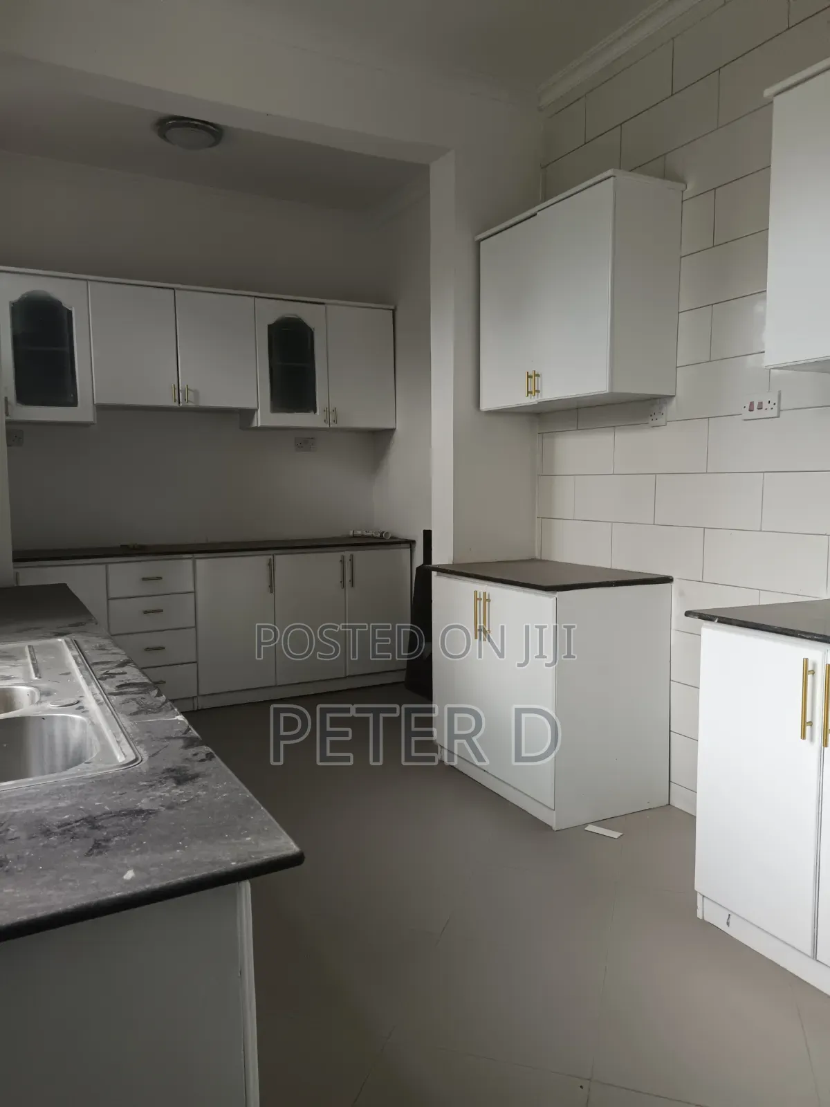 10bdrm House in Mikocheni for rent