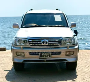 Toyota Land Cruiser 1998 Silver
