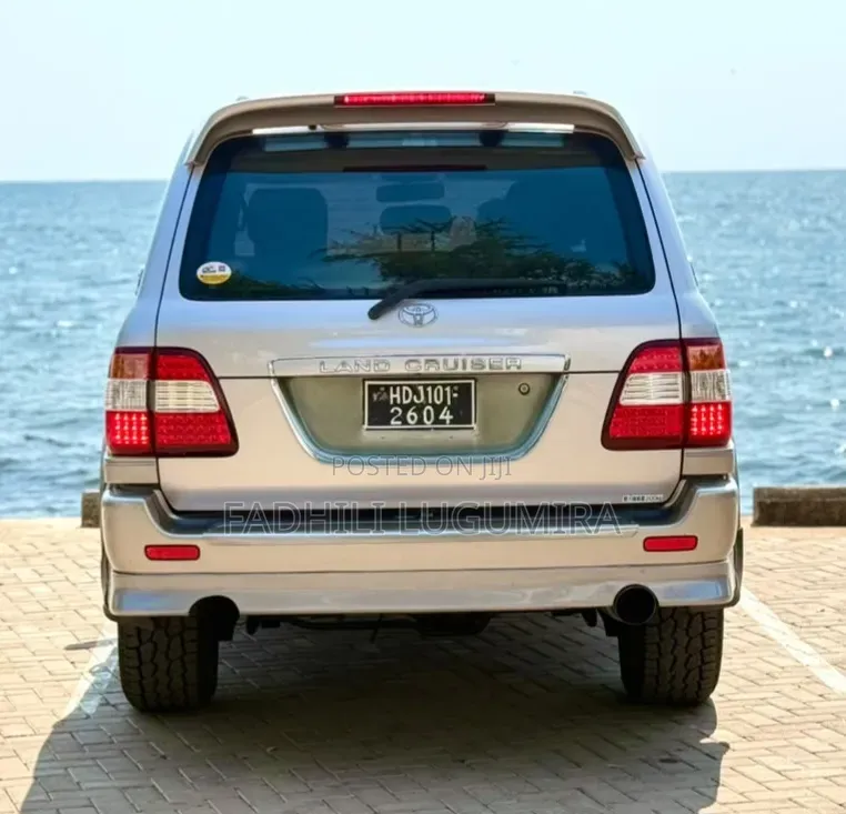 Toyota Land Cruiser 1998 Silver