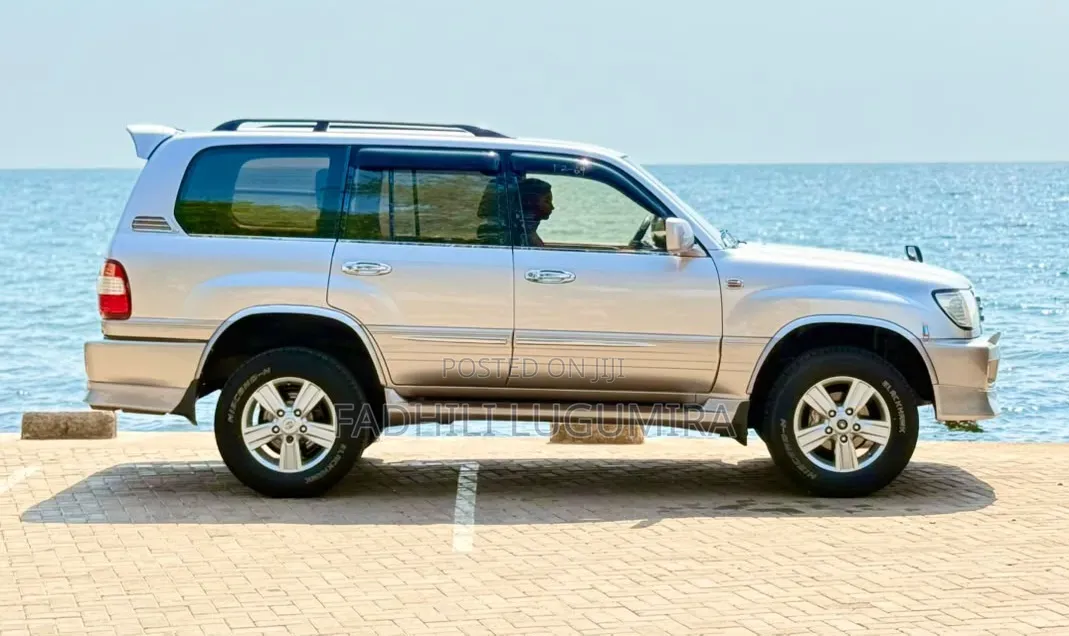 Toyota Land Cruiser 1998 Silver