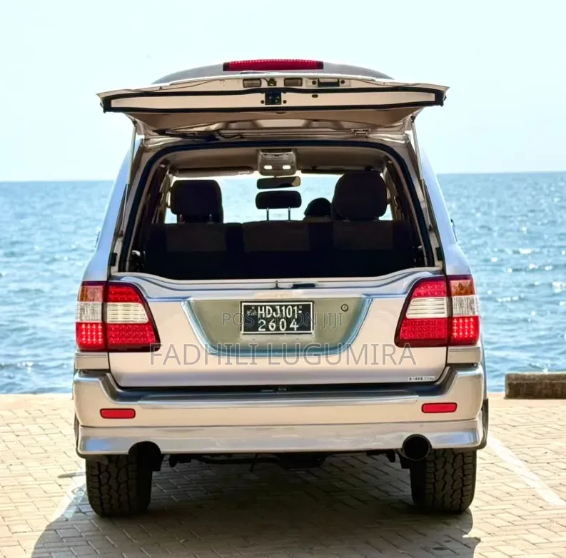 Toyota Land Cruiser 1998 Silver