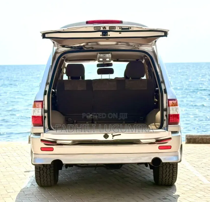 Toyota Land Cruiser 1998 Silver