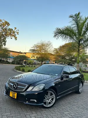 Mercedes-Benz E200 2011 Black