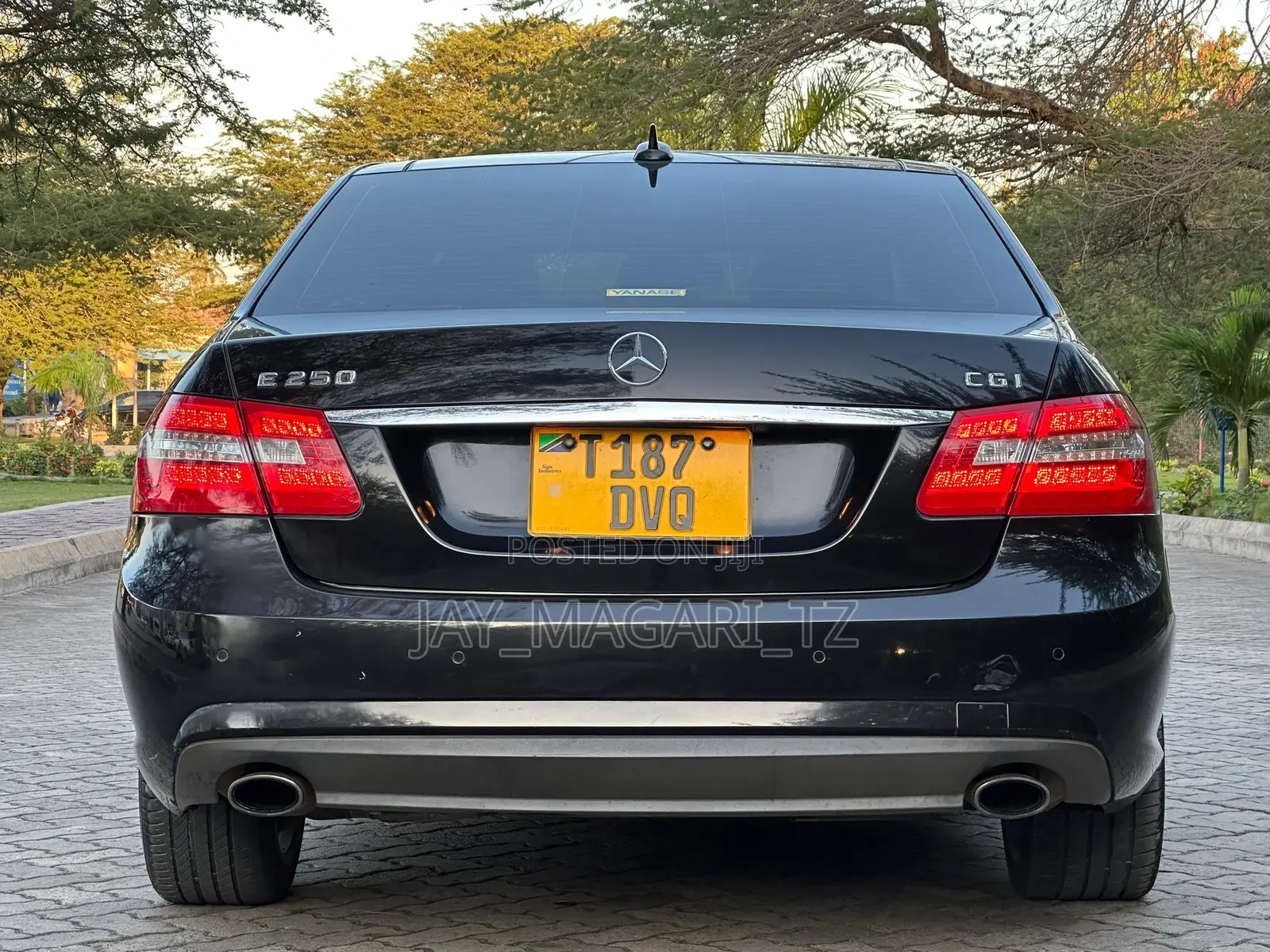 Mercedes-Benz E200 2011 Black