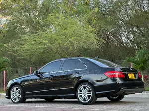 Mercedes-Benz E200 2011 Black