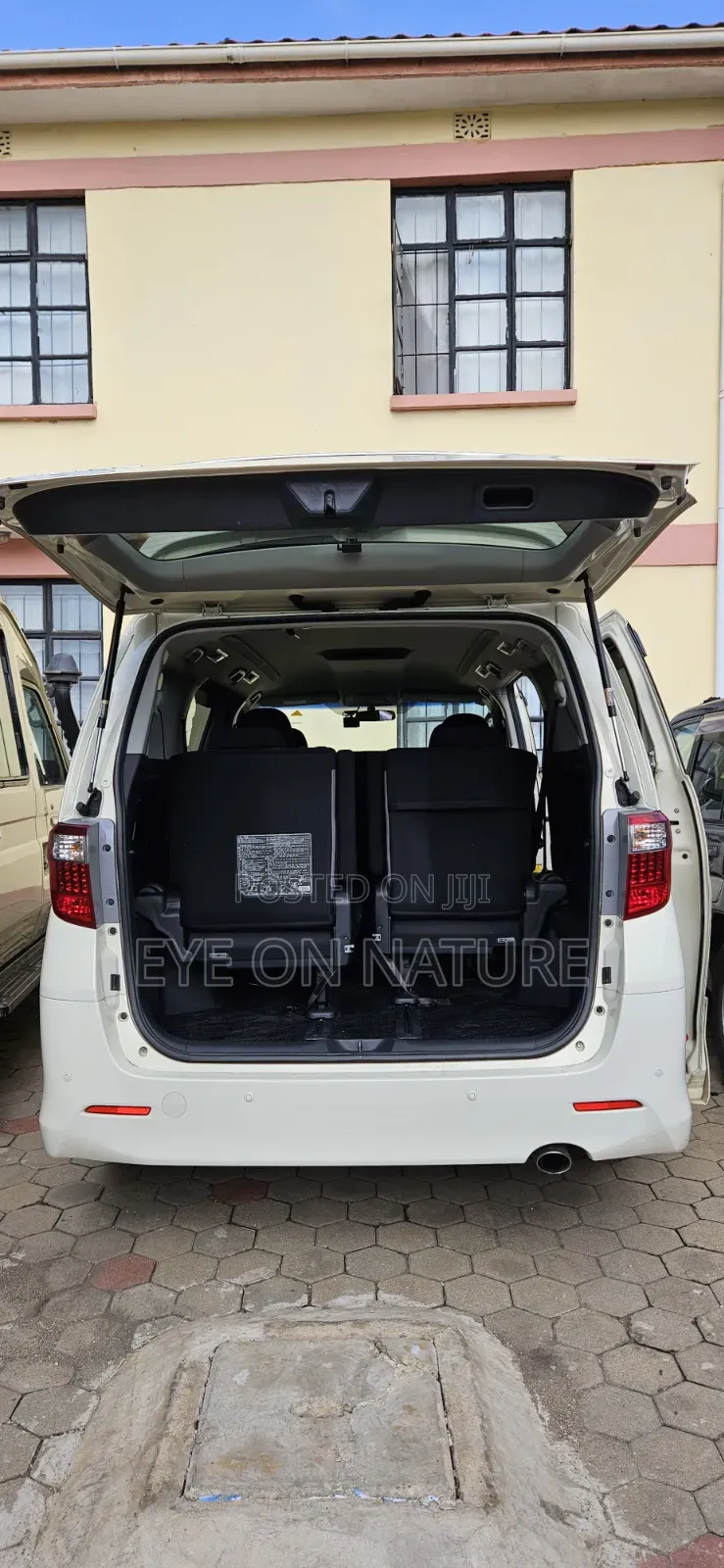 Toyota Alphard 2011 Pearl