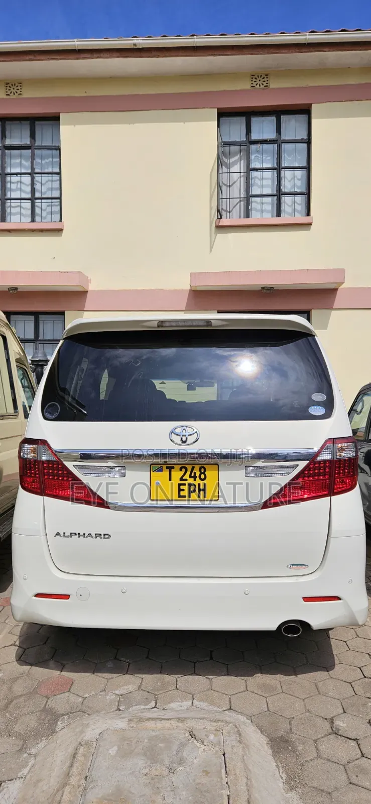 Toyota Alphard 2011 Pearl