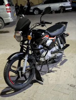 TVS HLX 125 2025 Black
