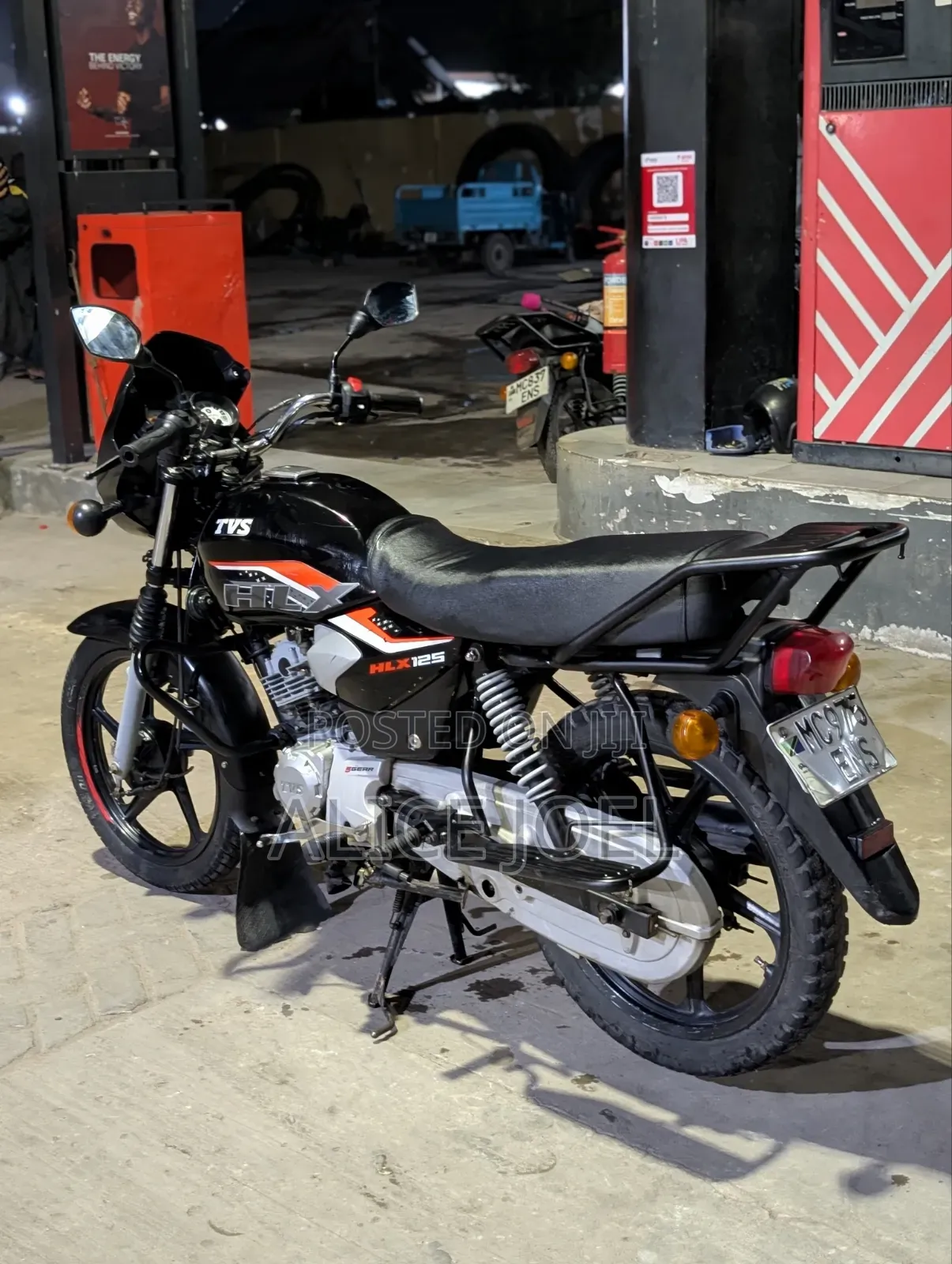 TVS HLX 125 2025 Black