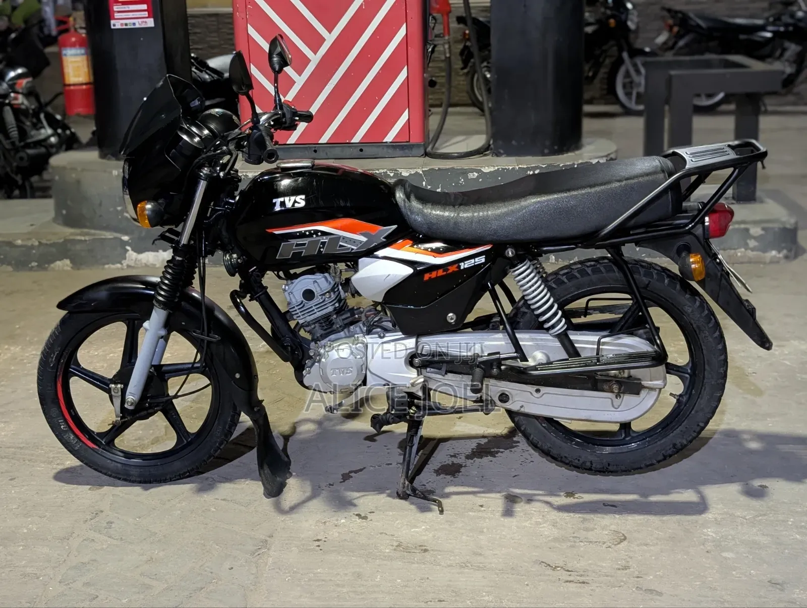TVS HLX 125 2025 Black