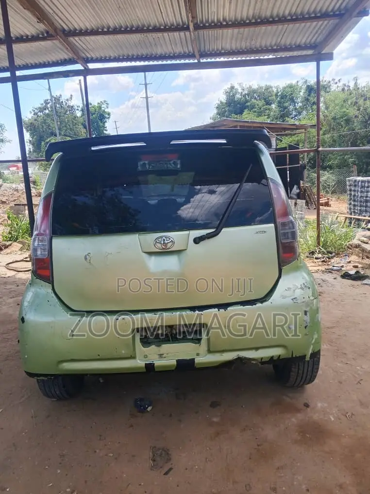Toyota Passo 2004 Green