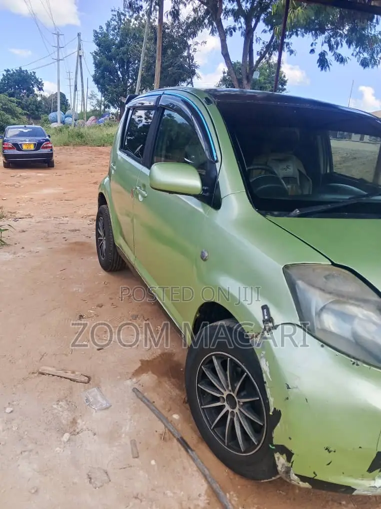 Toyota Passo 2004 Green