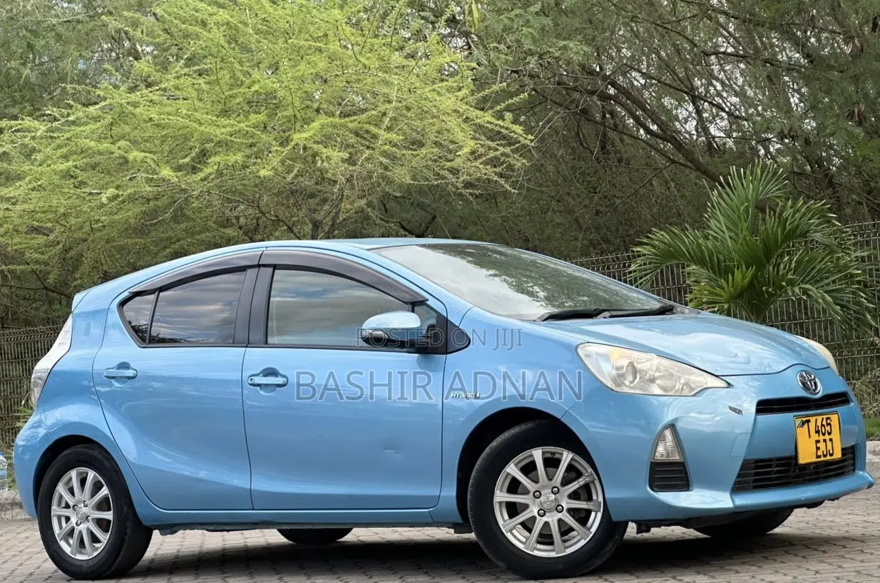 Toyota Aqua 2014 Blue