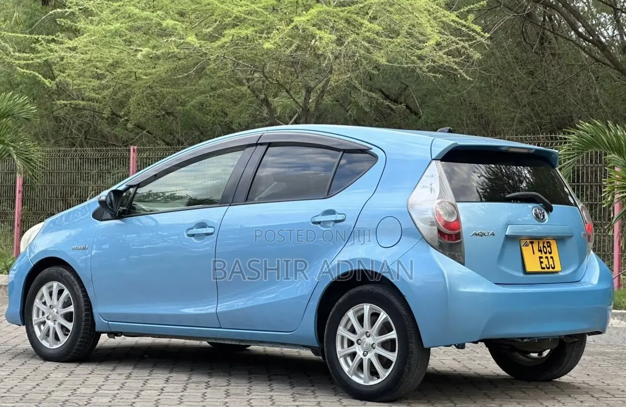 Toyota Aqua 2014 Blue