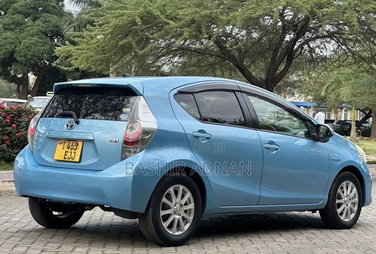 Toyota Aqua 2014 Blue