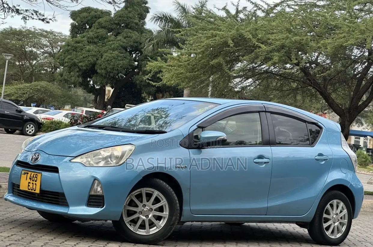 Toyota Aqua 2014 Blue