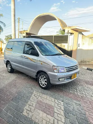 Toyota Noah 2001