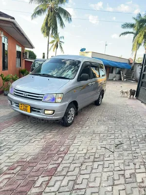 Toyota Noah 2001