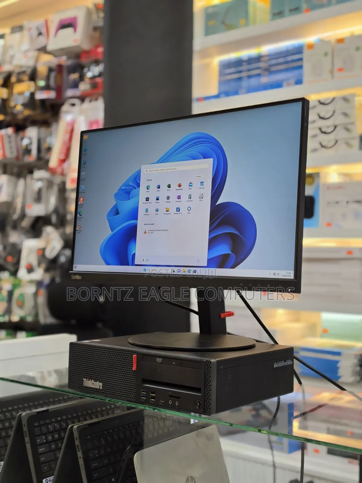 Desktop Computer Lenovo 8GB Intel Core i3 SSD 256GB