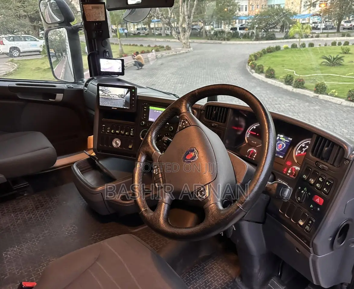 Scania Horse R460 6x2 Unregistered(Mpya).