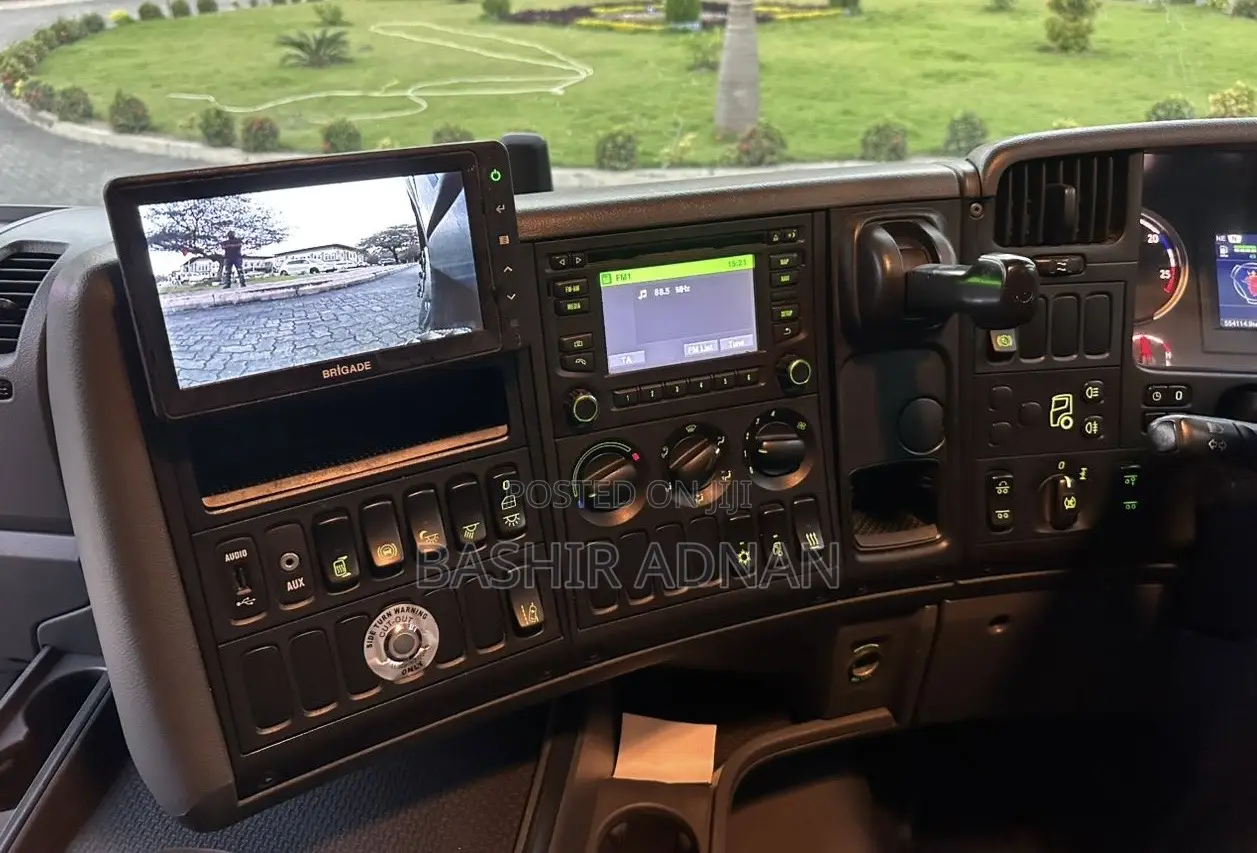 Scania Horse R460 6x2 Unregistered(Mpya).
