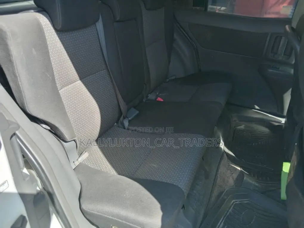 Toyota Raum 2006 White