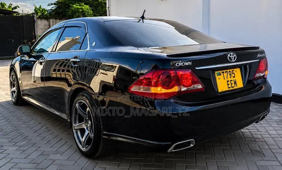 Toyota Crown 2009 Black