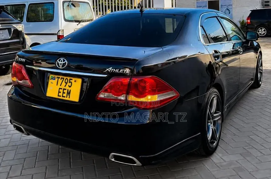 Toyota Crown 2009 Black