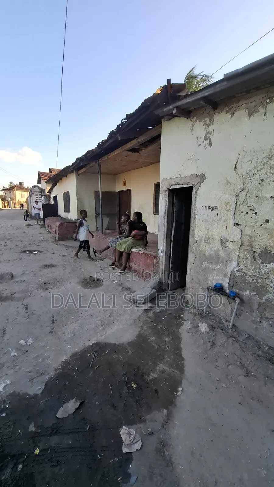 6bdrm Bungalow in Makumbusho Bus Stop, Kijitonyama for sale