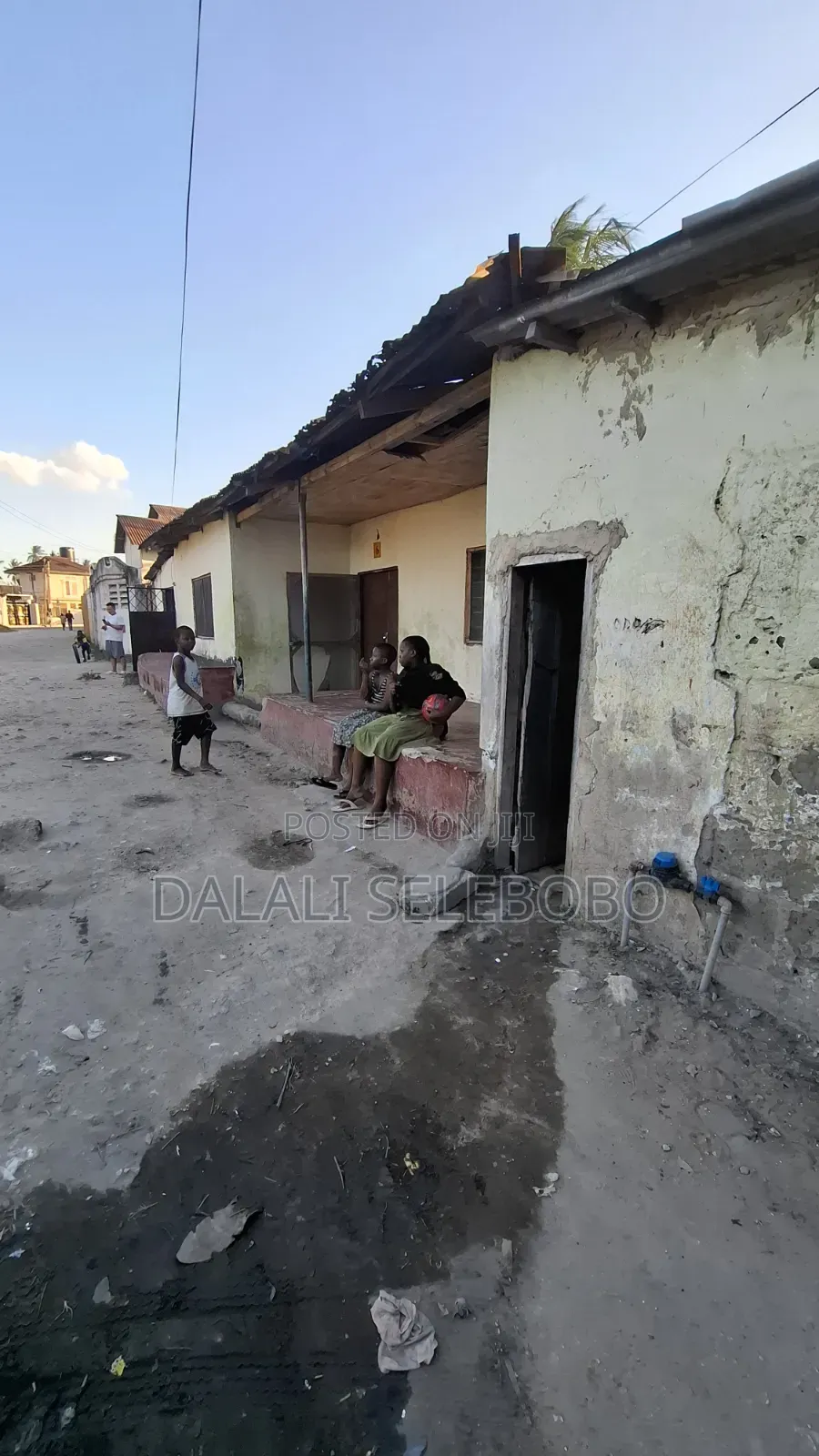 6bdrm Bungalow in Makumbusho Bus Stop, Kijitonyama for sale