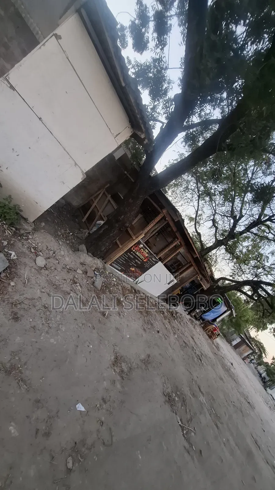 8bdrm Bungalow in Kijitonyama Kkkt for sale