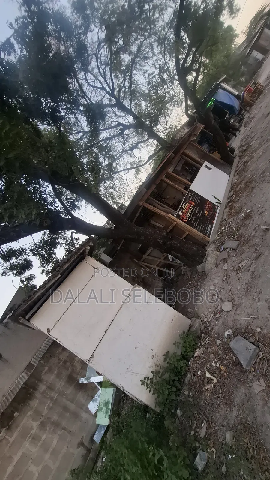 8bdrm Bungalow in Kijitonyama Kkkt for sale