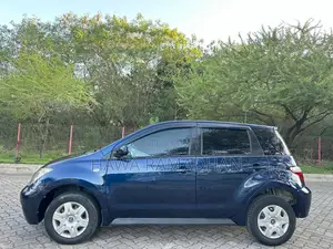 Toyota IST 2004 Blue