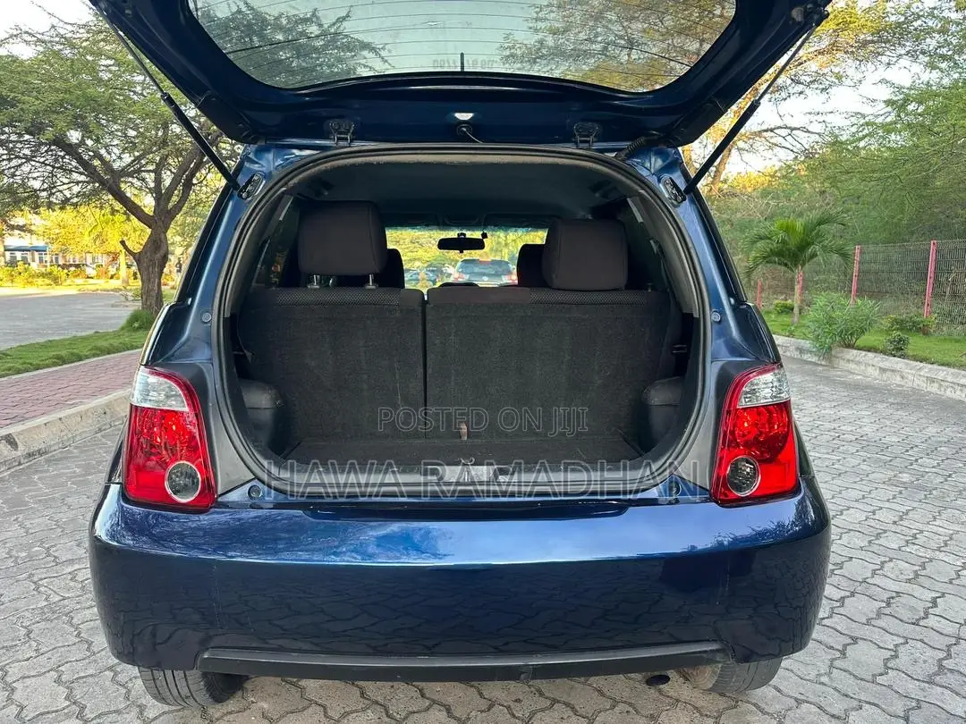 Toyota IST 2004 Blue