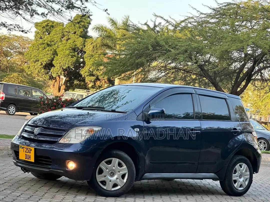 Toyota IST 2004 Blue