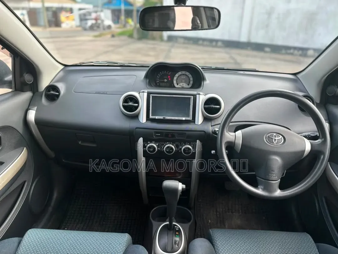Toyota IST 2006 Blue