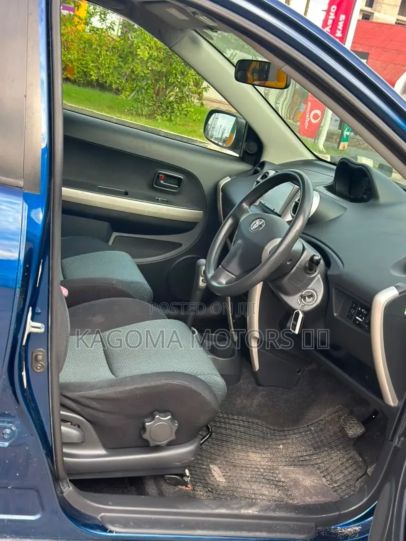 Toyota IST 2006 Blue