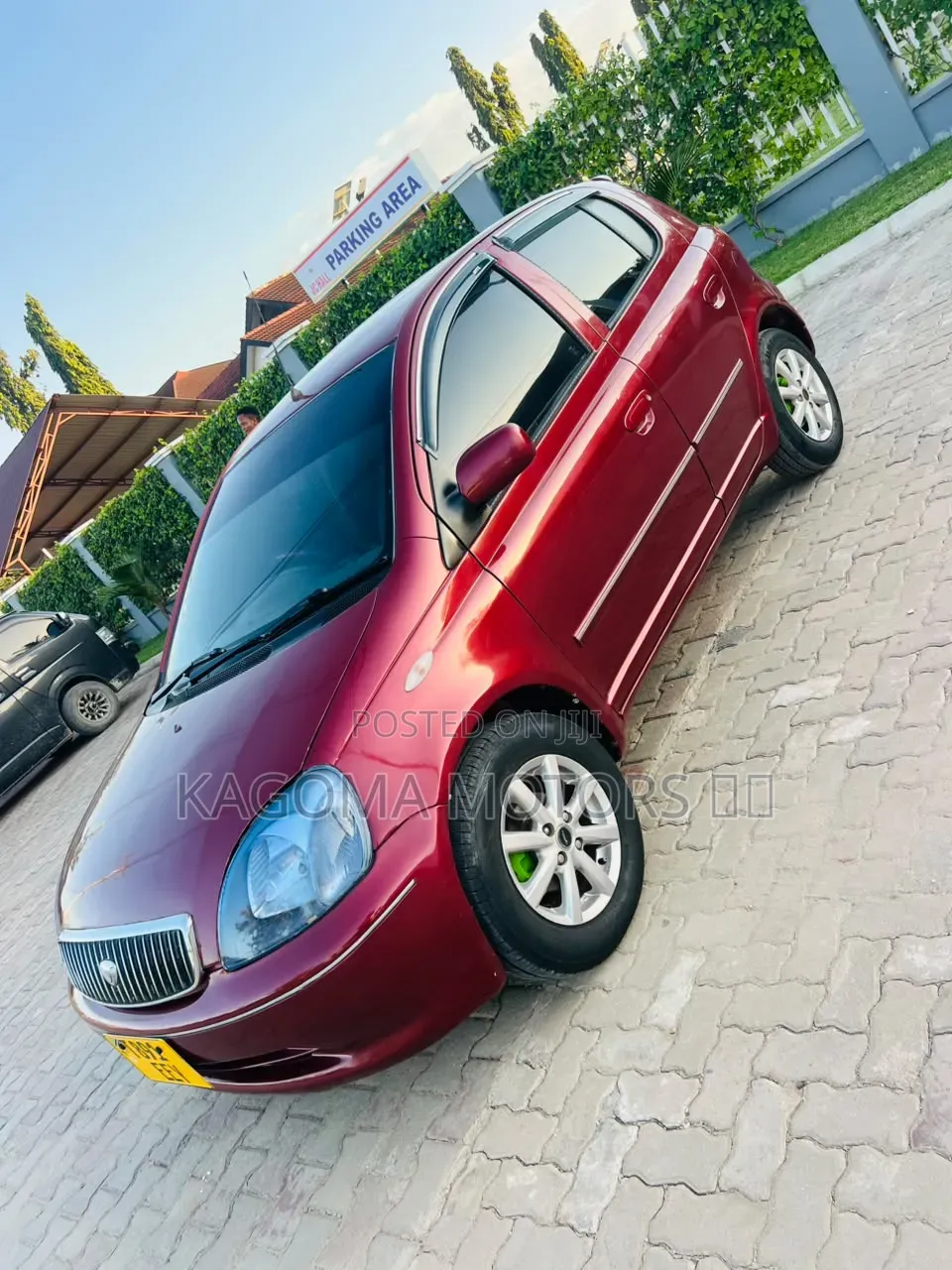 Toyota Vitz 2002 Red