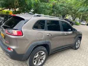Jeep Cherokee 2015 Gray